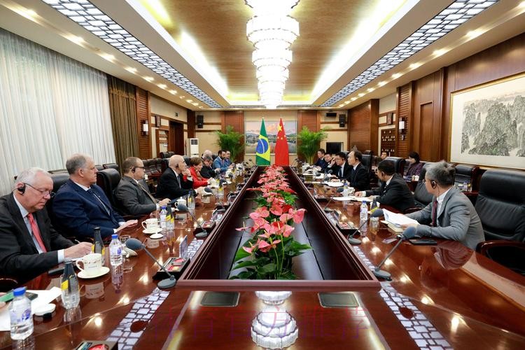 东亚足联召开第43届执委会会议 东亚足联召开第43届执委会会议